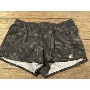 Reebok womens Gym running workout active shorts sz M built in liner